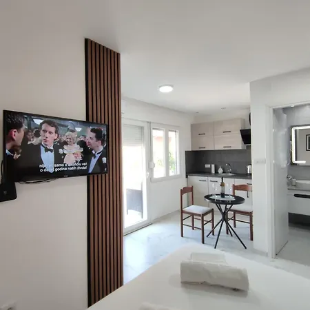 Nikolic 2 Apartment