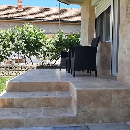 Nikolic 2 Apartment